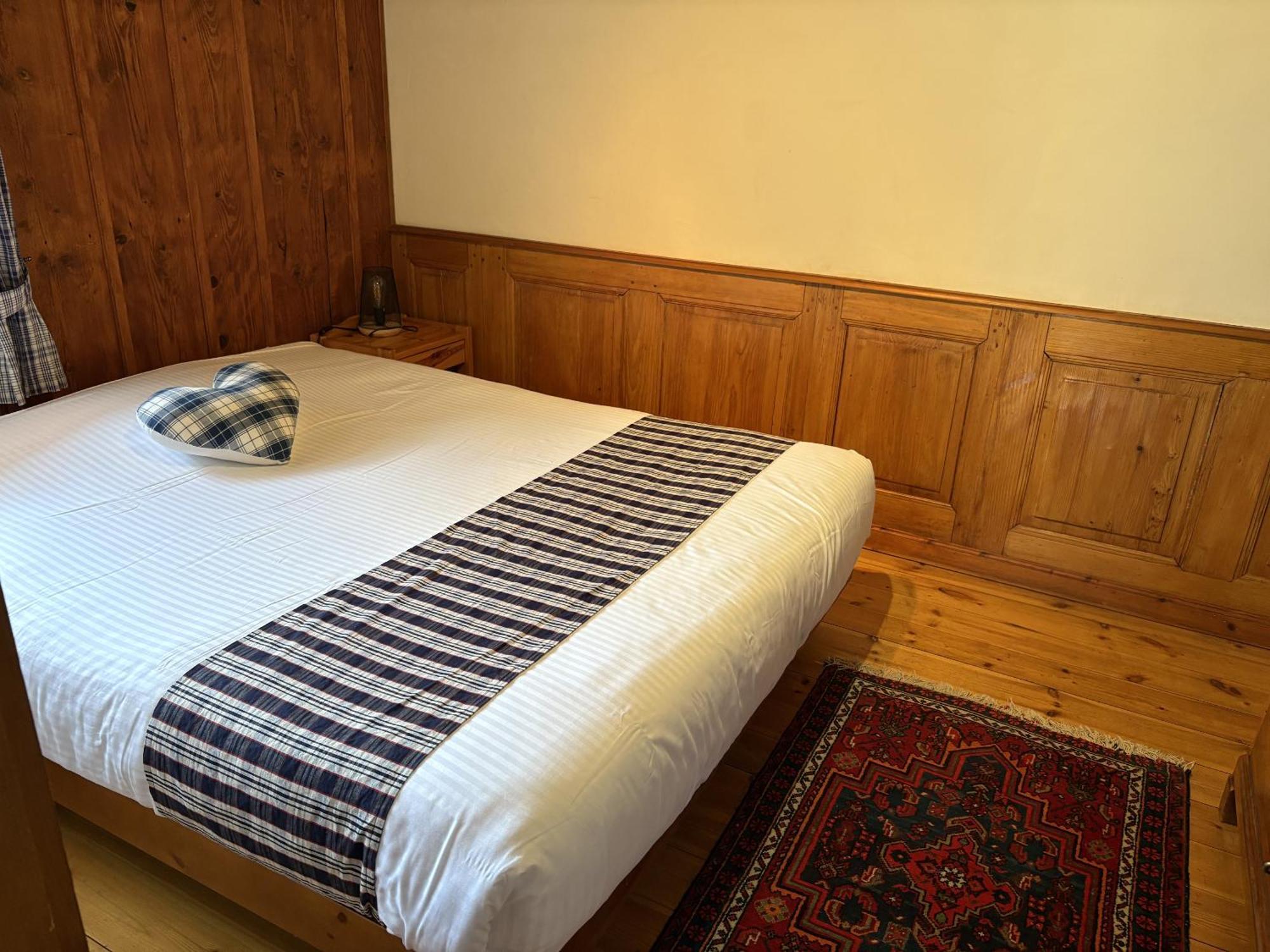 Le Gambrinus D'hotes Et Restaurant Pensión 3*